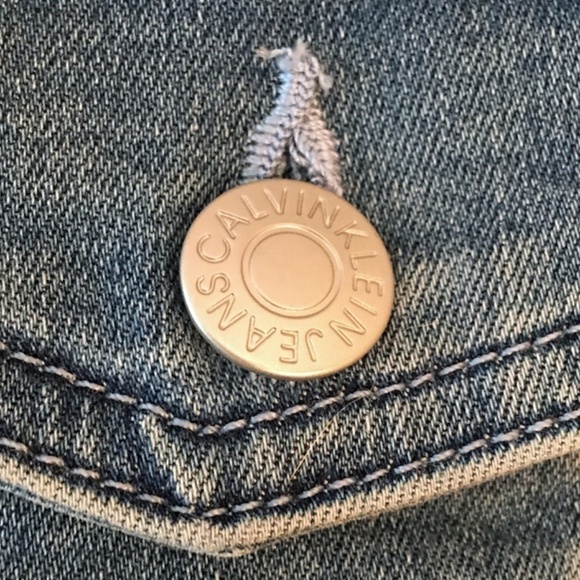 CALVIN Klein Jeans Medium Wash Denim Jean Trucker Jacket Branded Metal Buttons - Picture 6 of 15